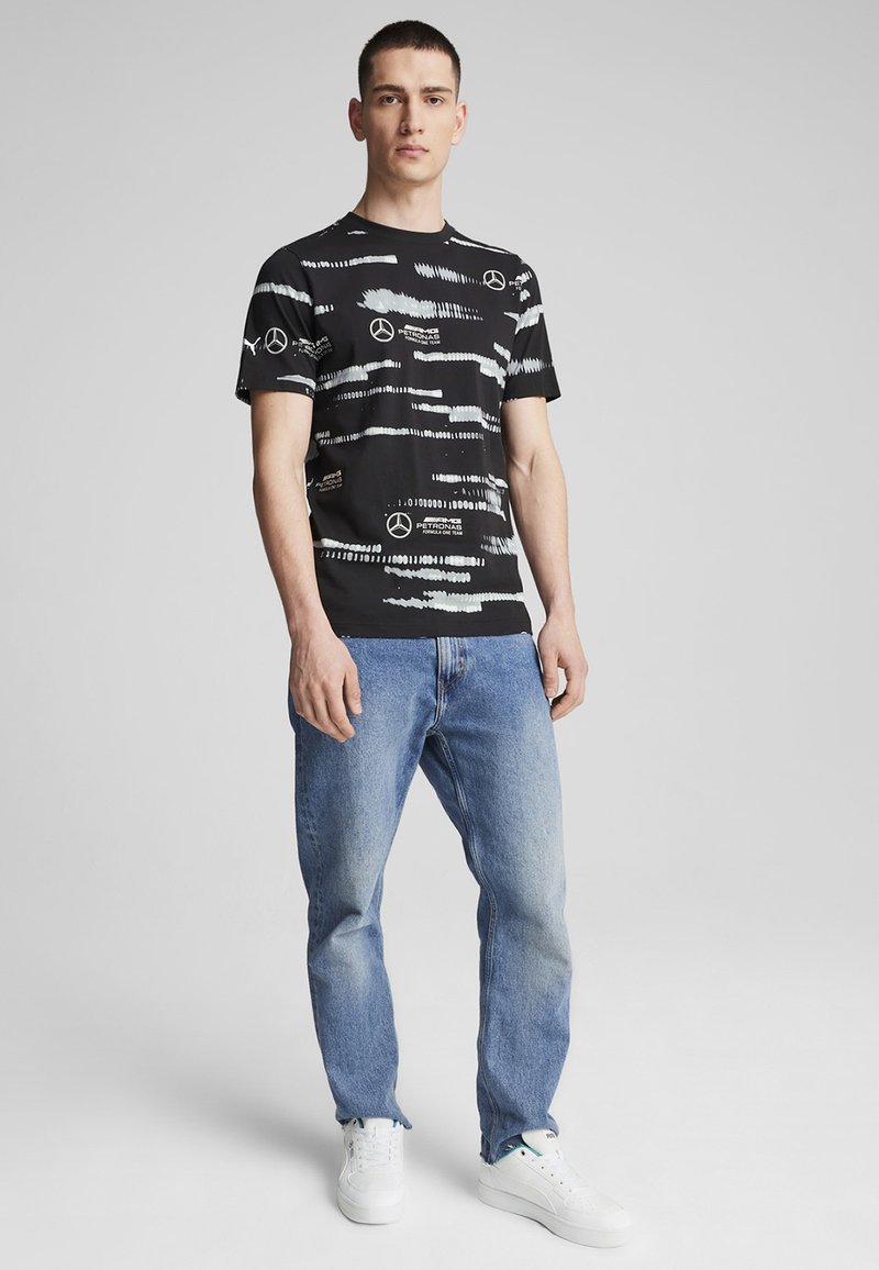 Puma MERCEDES-AMG PETRONAS F1® LOGO - T-shirt med print - black