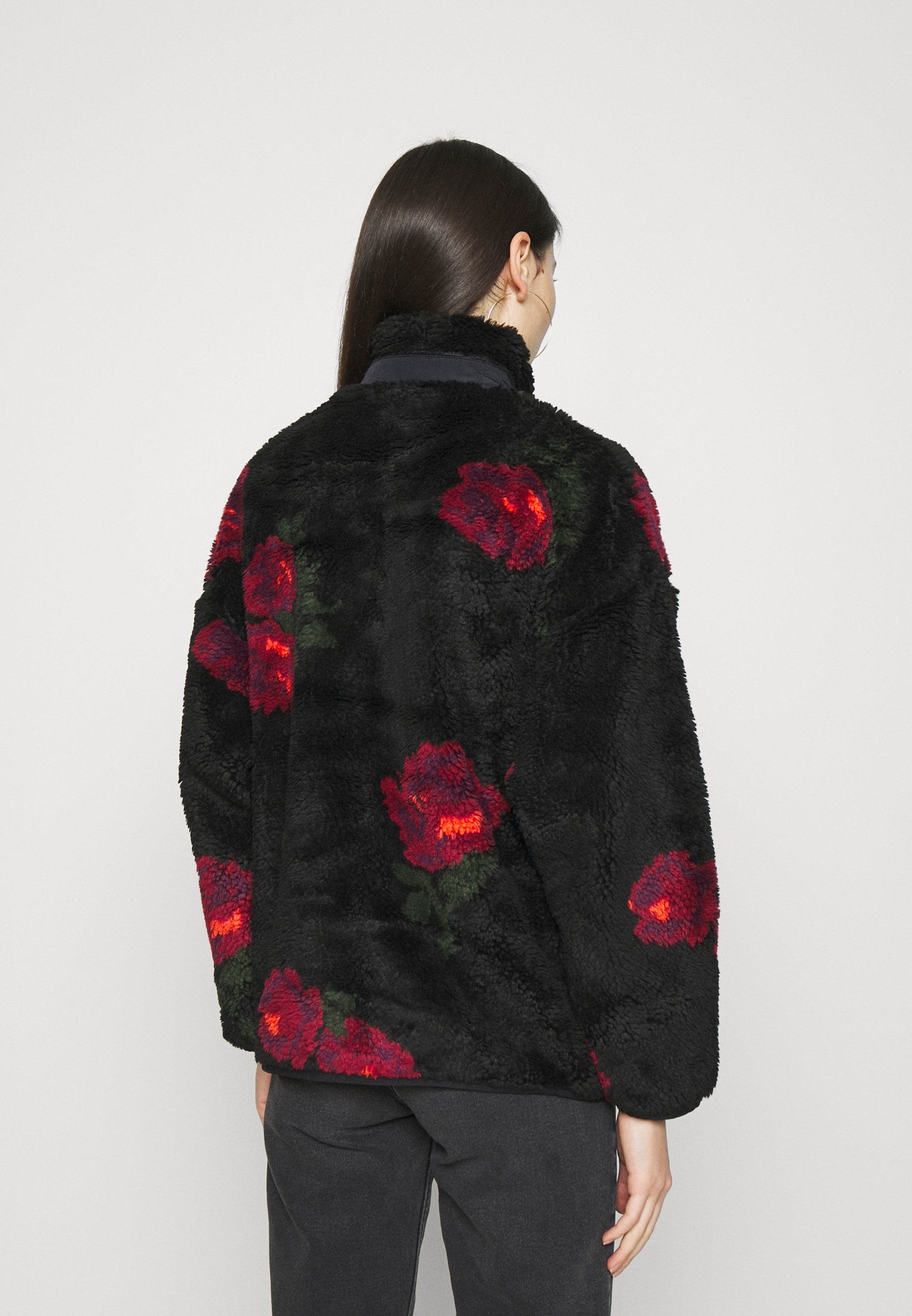 Obey Clothing MESA SHERPA JACKET Vinterjakke black multi Billabong BACK IN TOWN Vinterjakke blacksvart Zalando.no
