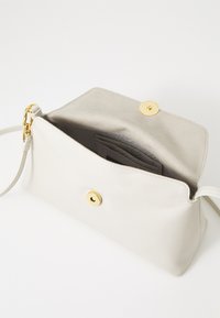 Furla MINI CROSSBODY TOP HANDLE - Skuldertasker - marshmallow