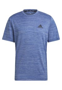 Sininen urheilupaita, joka on valmistettu kevyestä, kosteutta siirtävästä kankaasta. Varustettu lyhyillä hihoilla ja mustalla Adidas-logolla rinnassa.