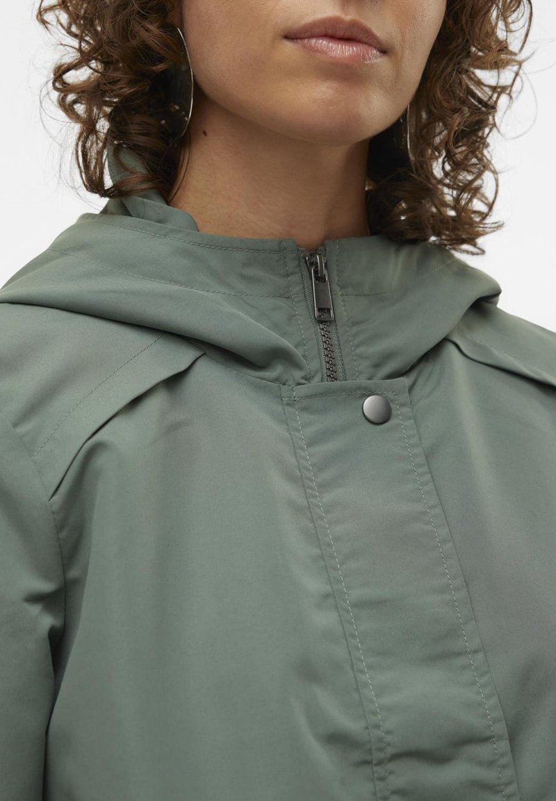 Vero Moda VMZOA SS23 - Leichte Jacke - laurel wreth/grün - Zalando.de 