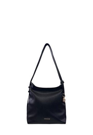 Borsa a spalla in pelle nera con texture liscia, design curvo, tracolla regolabile e un accento con logo dorato sul davanti.