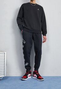 Jordan Sudadera - black