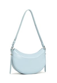 Borsa a mano in pelle azzurro chiaro con forma arrotondata, tracolla regolabile e chiusura con zip. Presenta cuciture discrete e un design minimalista.