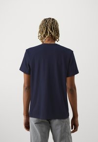 GAP BRANNAN PATCH LOGO - T-shirt - bas - navy uniform