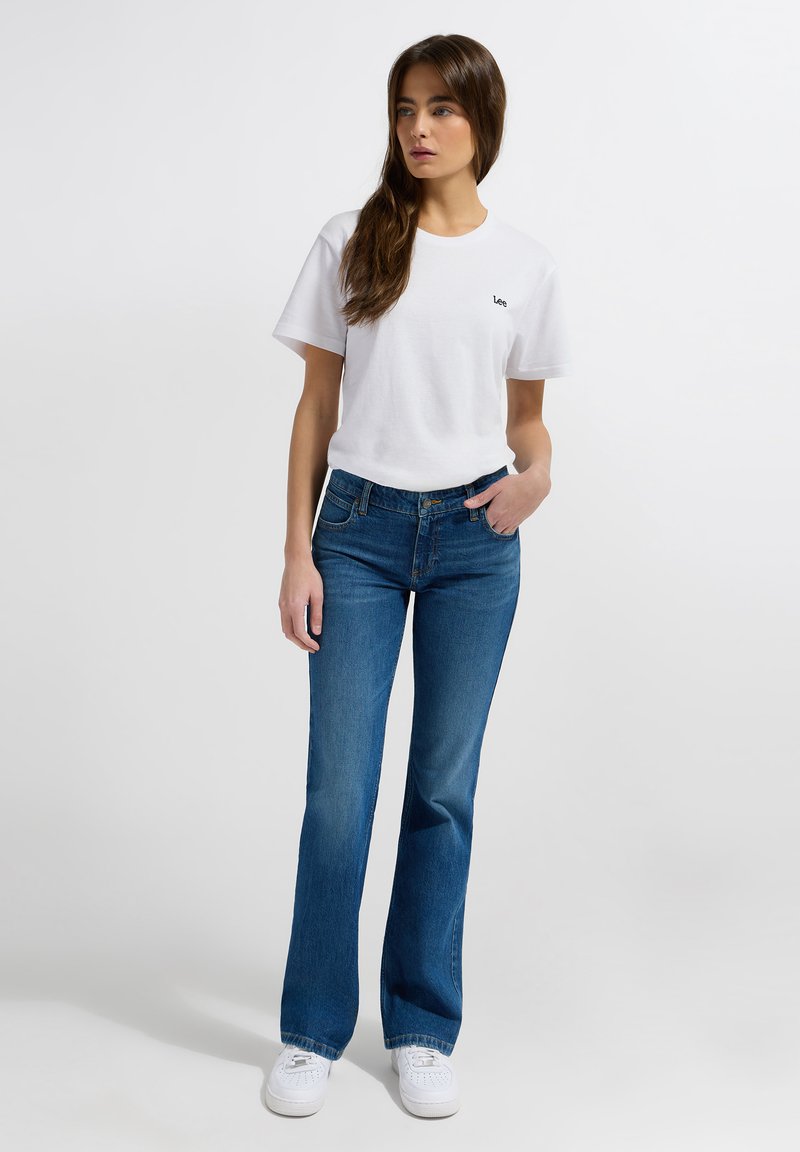 Lee JESSICA - Kavbojke na zvonec - stone blue denim