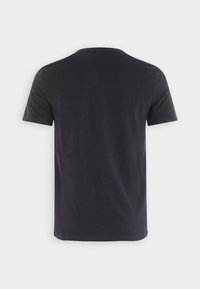 Sort bomulds T-shirt med rund halsudskæring, korte ærmer og en glat tekstur, prydet med et ensfarvet design uden synlige logoer eller accenter.