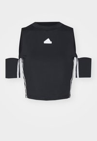 Μαύρο κοντομάνικο αθλητικό μπλουζάκι από λείο ύφασμα, με λευκό λογότυπο Adidas και τρεις λευκές ρίγες στα πλάγια.