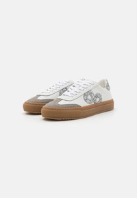 Pavement KOHIA - Joggesko - white glitter