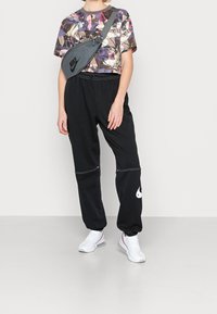 Nike Sportswear Träningsbyxor - black