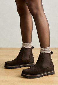 Birkenstock HIGHWOOD SLIP ON WOMEN NARROW - Klasické členkové čižmy - mocca