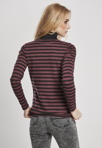 Urban Classics Langærmet T-shirt - cherry/blk