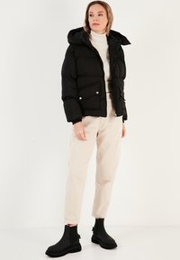 LELA REGULAR FIT - Winterjacke - black/schwarz - Zalando.at