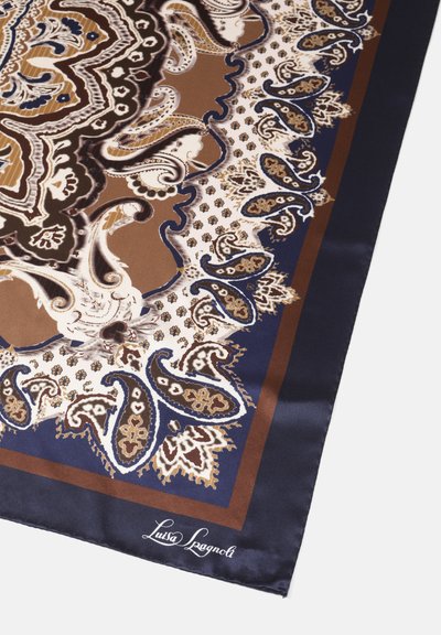 Zīda kvadrātveida šalle ar sarežģītu brūnu un tumši zilu paisley rakstu ar zelta akcentiem un gludu, spīdīgu tekstūru. Malas ir rūpīgi izšūtas.