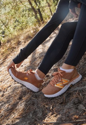 Laufschuh Trail - orange