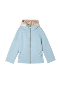 Světle modrá bunda na zip s béžovou polstrovanou kapucí, dlouhými rukávy a dvěma předními kapsami se štěrbinami, prezentovaná na bílém pozadí.