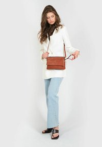 Still Nordic STILLANOUK CROSSBODY - Torba čez telo - vintage brown
