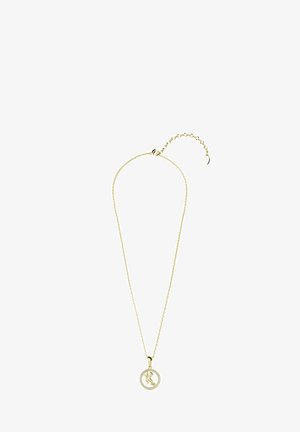 Gouden ketting met een ronde hanger waarin de letter "R" is verwerkt en cirkelvormige accenten van kleine heldere stenen.