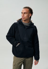 Oakley LATITUDE FLEECE - Camisola de lã polar - blackout