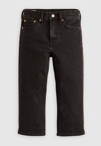 Vaqueros de denim negros con corte recto, que presentan remaches de cobre, un botón plateado y cinco bolsillos. La tela tiene una textura suave.