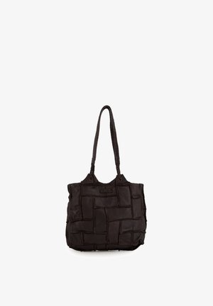 Dunkelbraune Ledertasche mit Patchwork-Design und zwei langen Henkeln auf weißem Hintergrund.