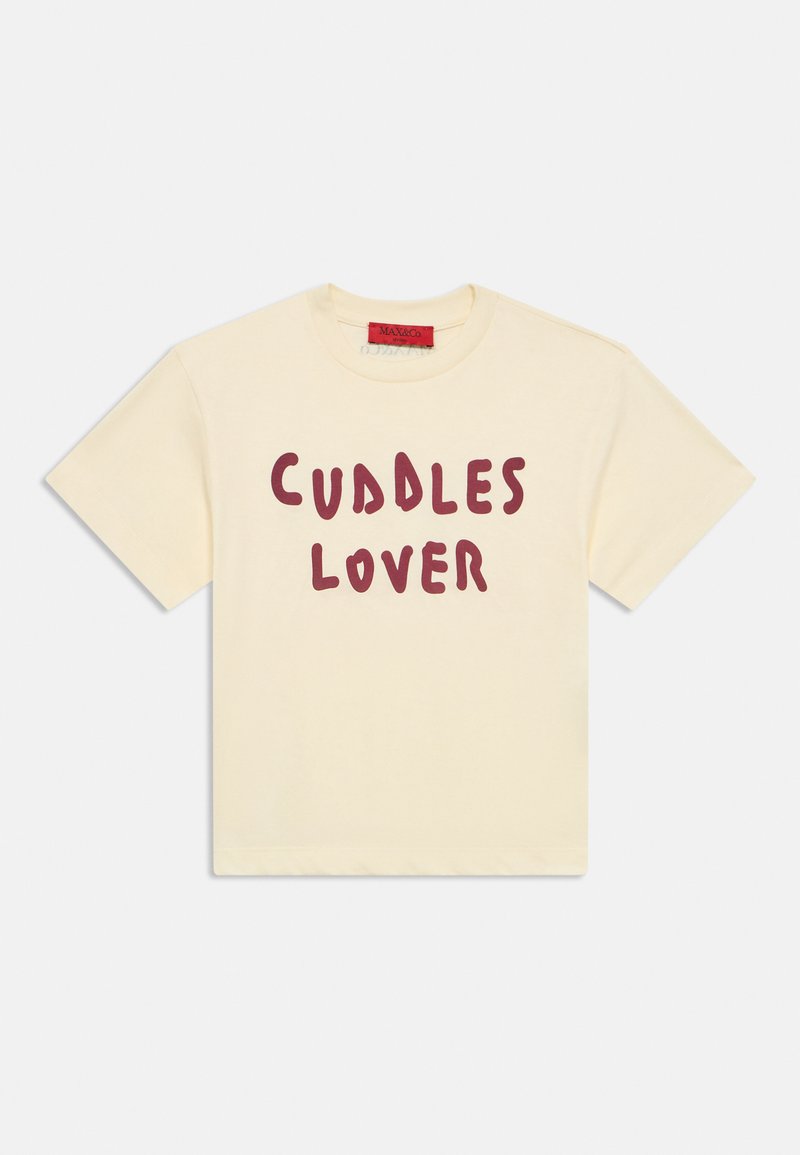 Tricou cu mânecă scurtă, culoarea crem, cu gât rotund și text îndrăzneț roșu „CUDDLES LOVER” imprimat pe față.