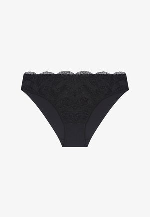 Crne čipkaste gaćice s rezanjem u obliku valova, s malim valovitim uzorkom na prednjoj strani i glatkom stražnjom panelom.