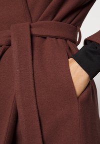STUDIO ID Abrigo clásico - bordeaux