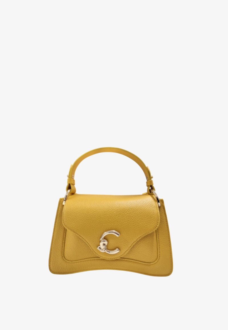 Borsa a tracolla gialla in pelle con forma strutturata, patta frontale e hardware logo in argento. Presenta una maniglia corta e una superficie texturizzata.