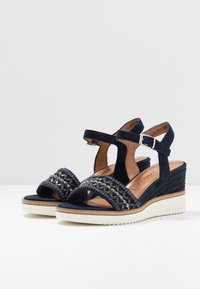 Tamaris Plateausandalette - navy