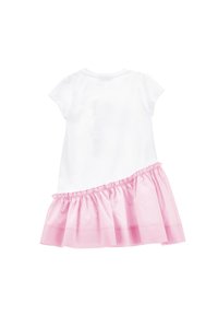 Sukienka z krótkim rękawem z białej bawełny u góry i warstwową, falbanioną spódnicą z różowego satyny. Posiada marszczoną talię i gładką teksturę.