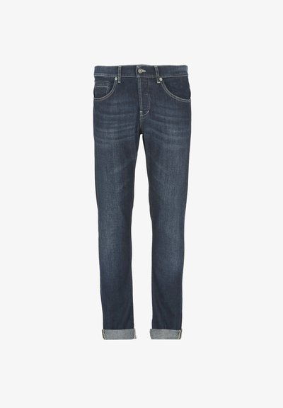 Jeans in denim blu scuro con taglio dritto, dotati di una vita con chiusura a bottone, cinque tasche e orli arrotolati.