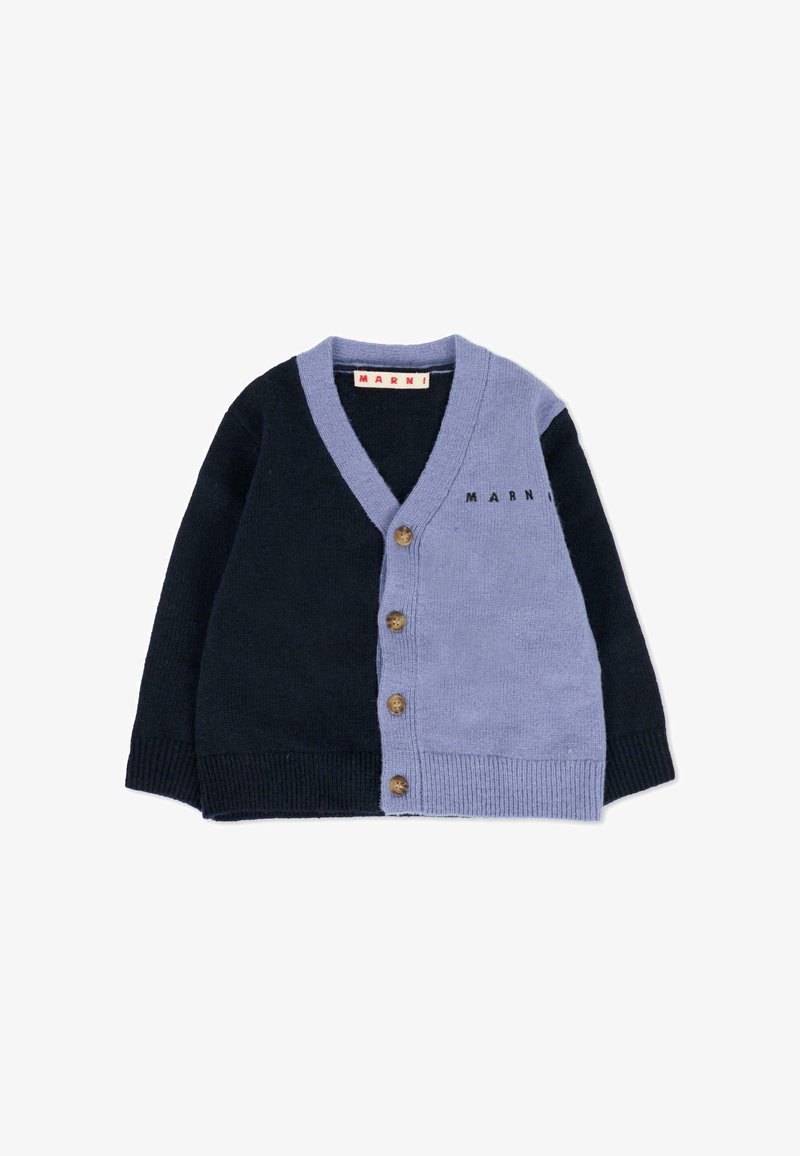 Cardigan lavorato a maglia con un design a spacco in blu navy scuro e lavanda chiara, colletto a V, cinque bottoni in legno e logo ricamato sul petto.