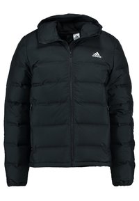 Veste matelassée noire avec fermeture éclair complète et capuche. Présente un motif matelassé, des poignets élastiques et un logo adidas sur la poitrine gauche.