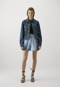 Pieces PCSUMMER DEST - Shorts di jeans - light blue