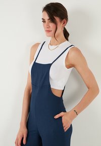 LELA REGULAR FIT - Kombinezonas su petnešomis - indigo