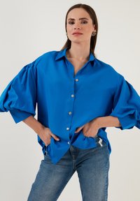 LELA LOOSE FIT - Pogājama blūze - royal blue
