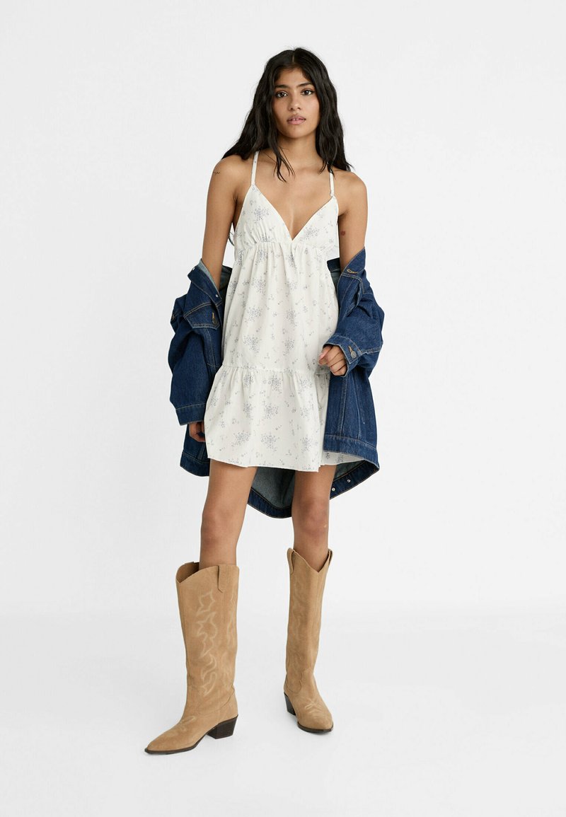 Stradivarius Jurk beige