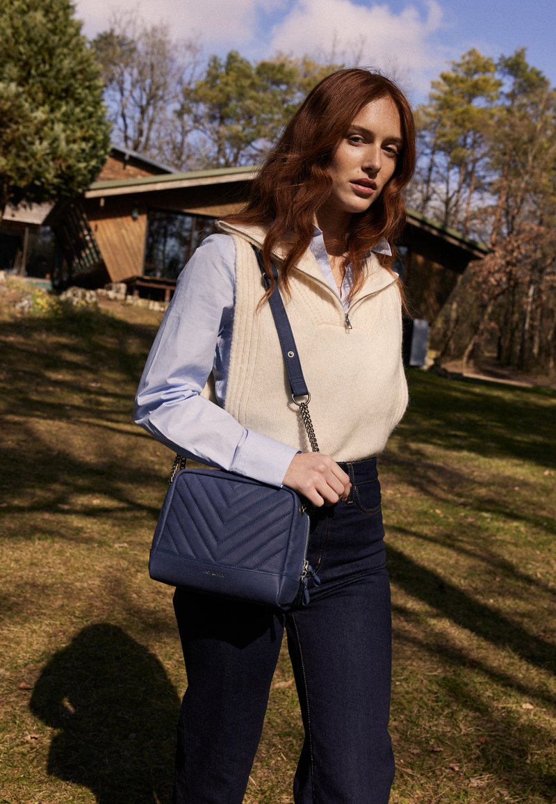 nat & nin RIO - Taška s příčným popruhem - navy blue
