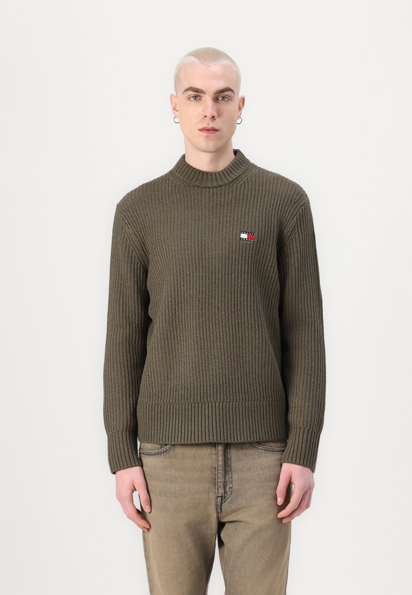 BADGE TEXTURED C NECK - Jumper
