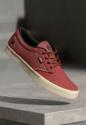 JAMESON 2 ECO - Športni copati - copper-coloured