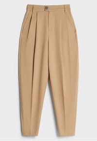 Beige veckade byxor med knappstängning, två sidfickor, tapered ben design, tillverkade av mjukt tyg.