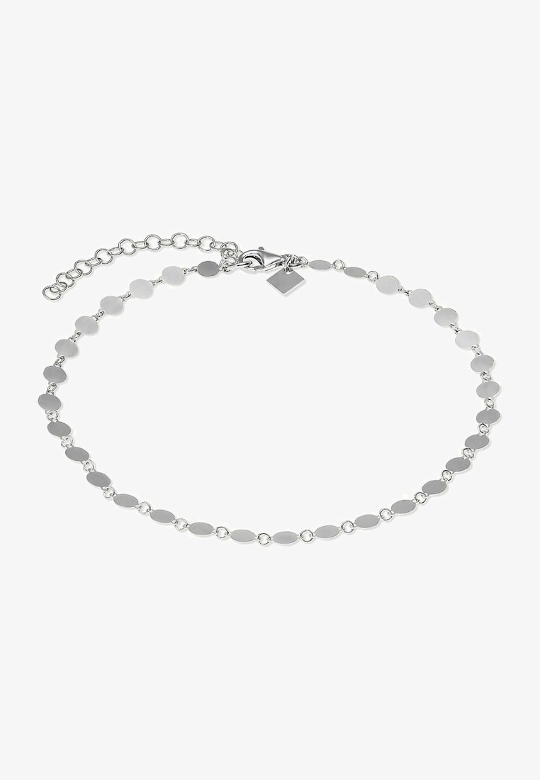 Sølv halskæde med skiftende ovale og runde led, med en sikker lås og en justerbar forlængerkæde. Glat metallisk finish.