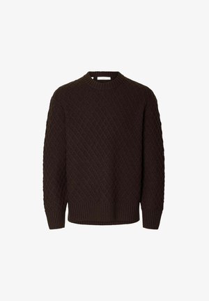Mørkebrun sweater med et diamantstrikket mønster, ribbede rundhals og ribbede ender og manchetter. Lavet af tekstureret strikstof.