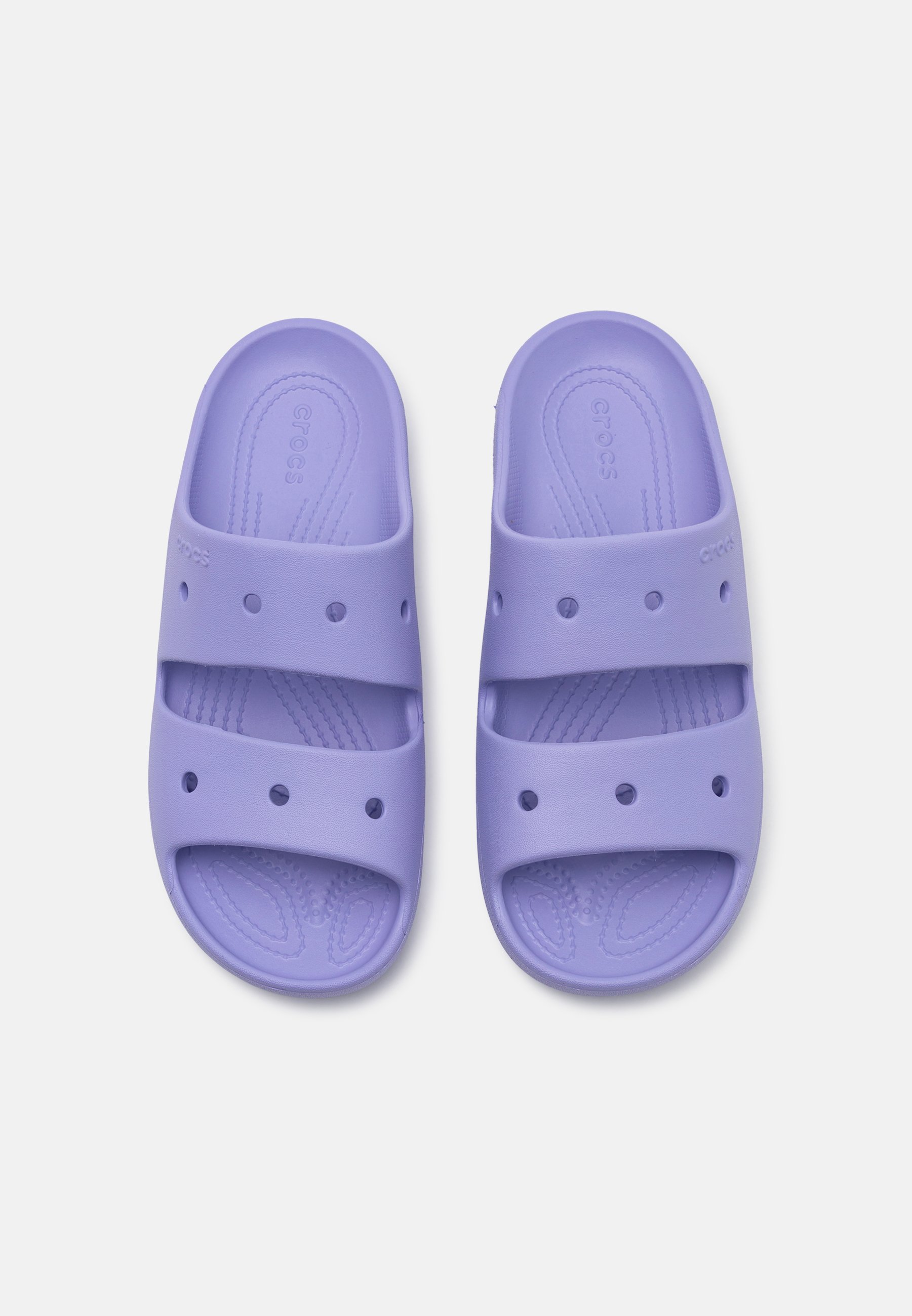 Crocs CLASSIC V2 UNISEX - Pool slides - mystic purple/purple
