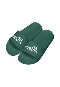 Zielone gumowe klapki z chropowatą powierzchnią i szerokim paskiem z napisem "KUBOTA" w kolorze białym.