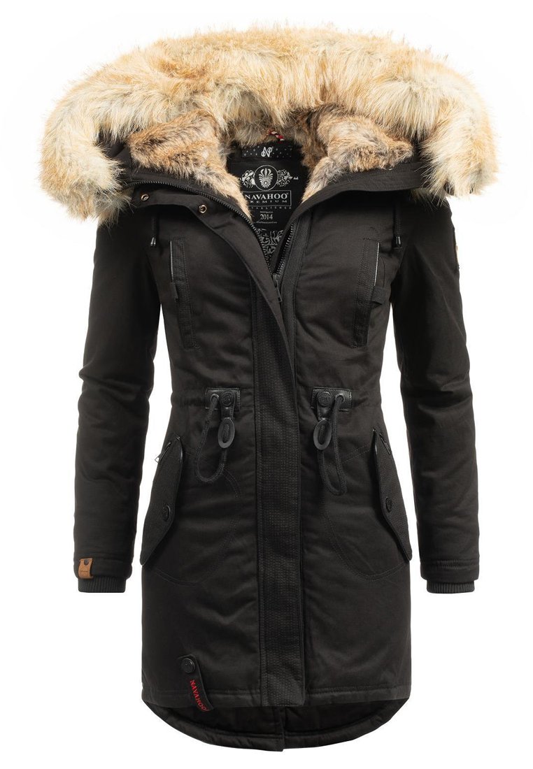 Zwarte, lange parka jas met een nepbont gevoerde capuchon, meerdere zakken, een trekkoord in de taille en een ritssluiting aan de voorkant. Robuuste, gestructureerde stof.