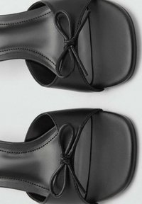 Mango Mules de tacón - black