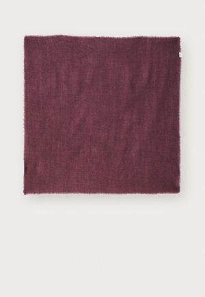 Mørkerød rektangulær sjal laget av myk stoff, med frynser i kantene og en jevn tekstur, som måler omtrent 70x140 cm.