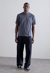 J.LINDEBERG HALE SEASONAL - Trükipildiga T-särk - ombre blue